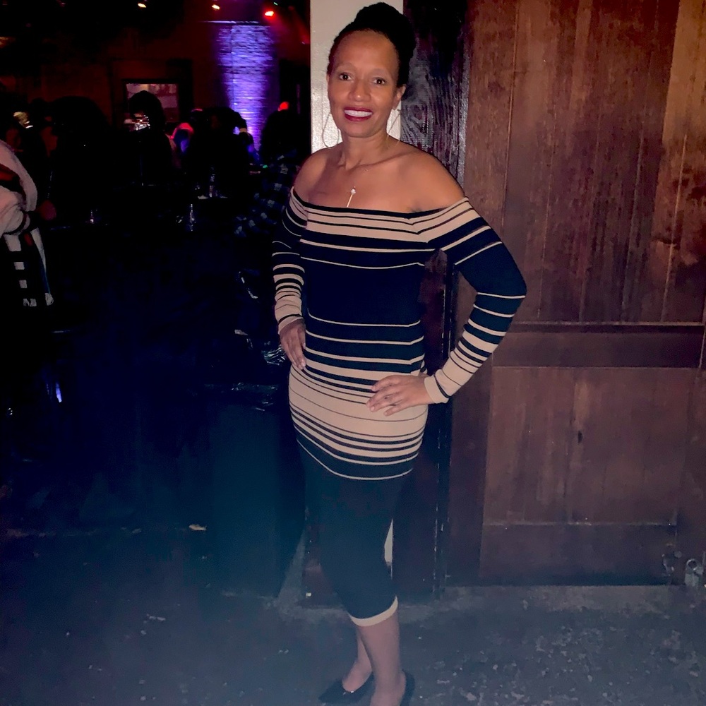 Beautiful Knit Off-Shoulder Dress. Medium. Worn Once